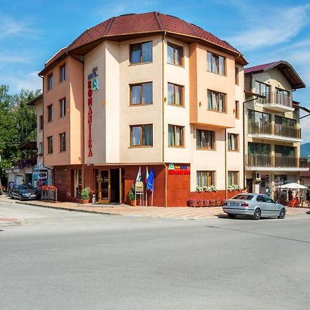 Family Hotel Romantika ヴェリングラード エクステリア 写真