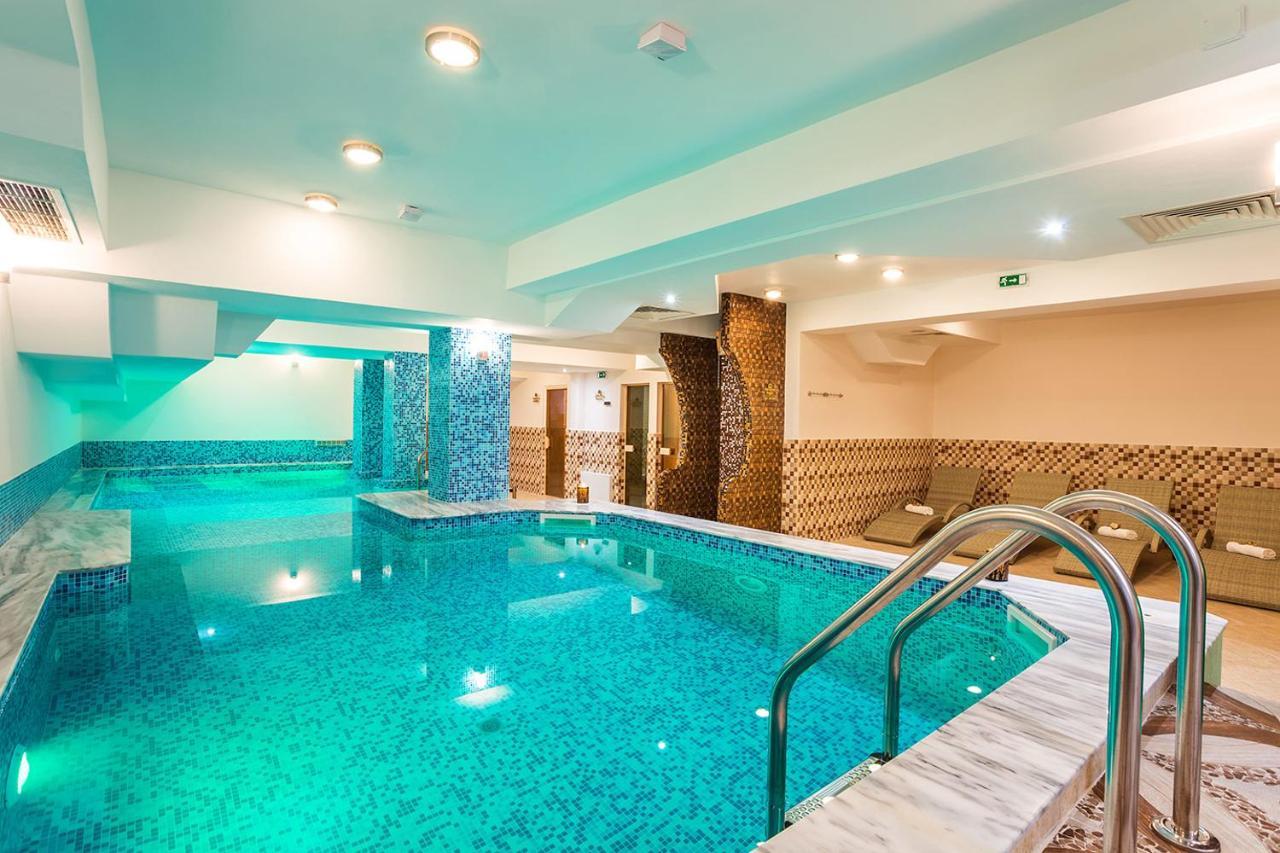 Family Hotel Romantika ヴェリングラード エクステリア 写真