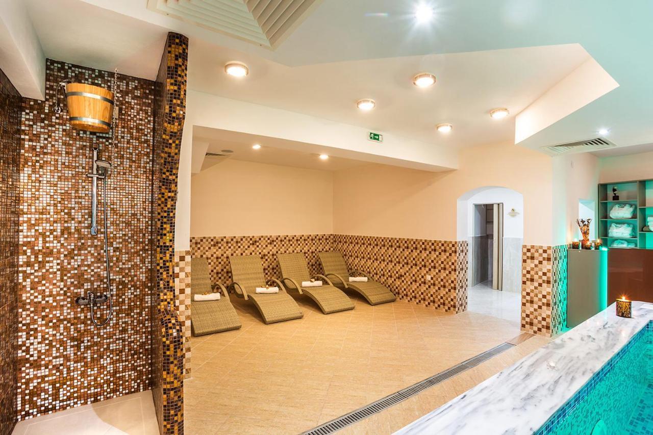 Family Hotel Romantika ヴェリングラード エクステリア 写真
