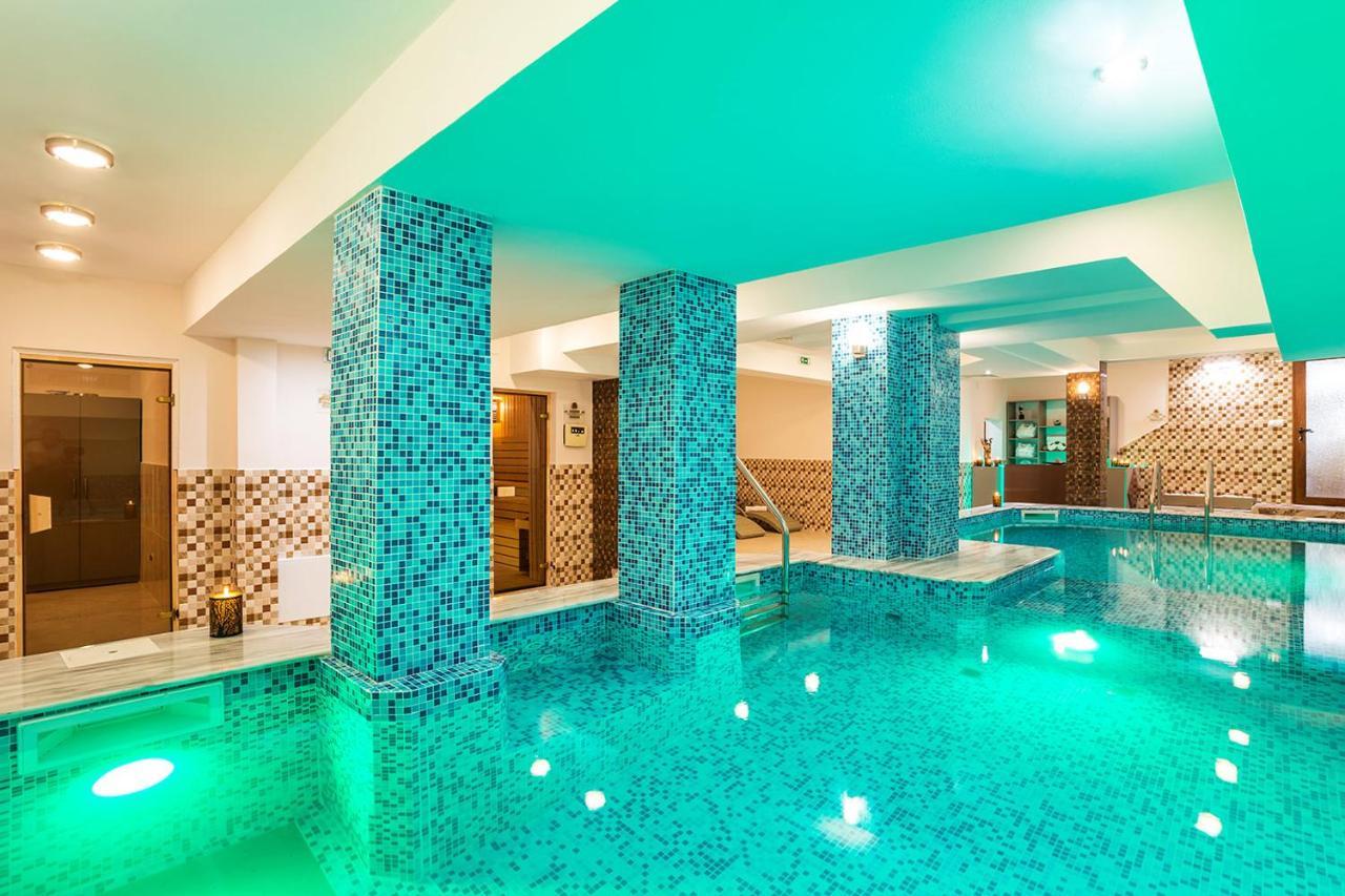 Family Hotel Romantika ヴェリングラード エクステリア 写真