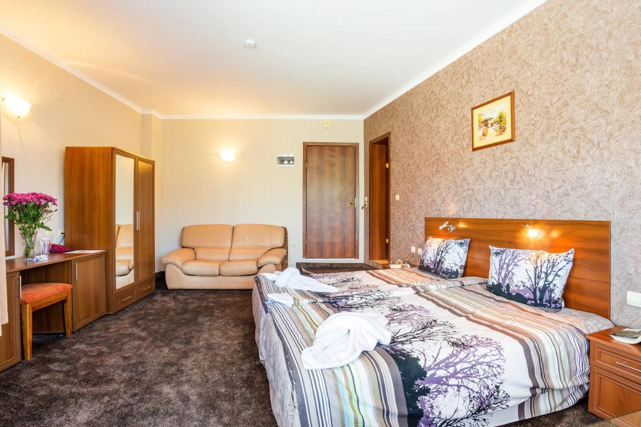Family Hotel Romantika ヴェリングラード エクステリア 写真
