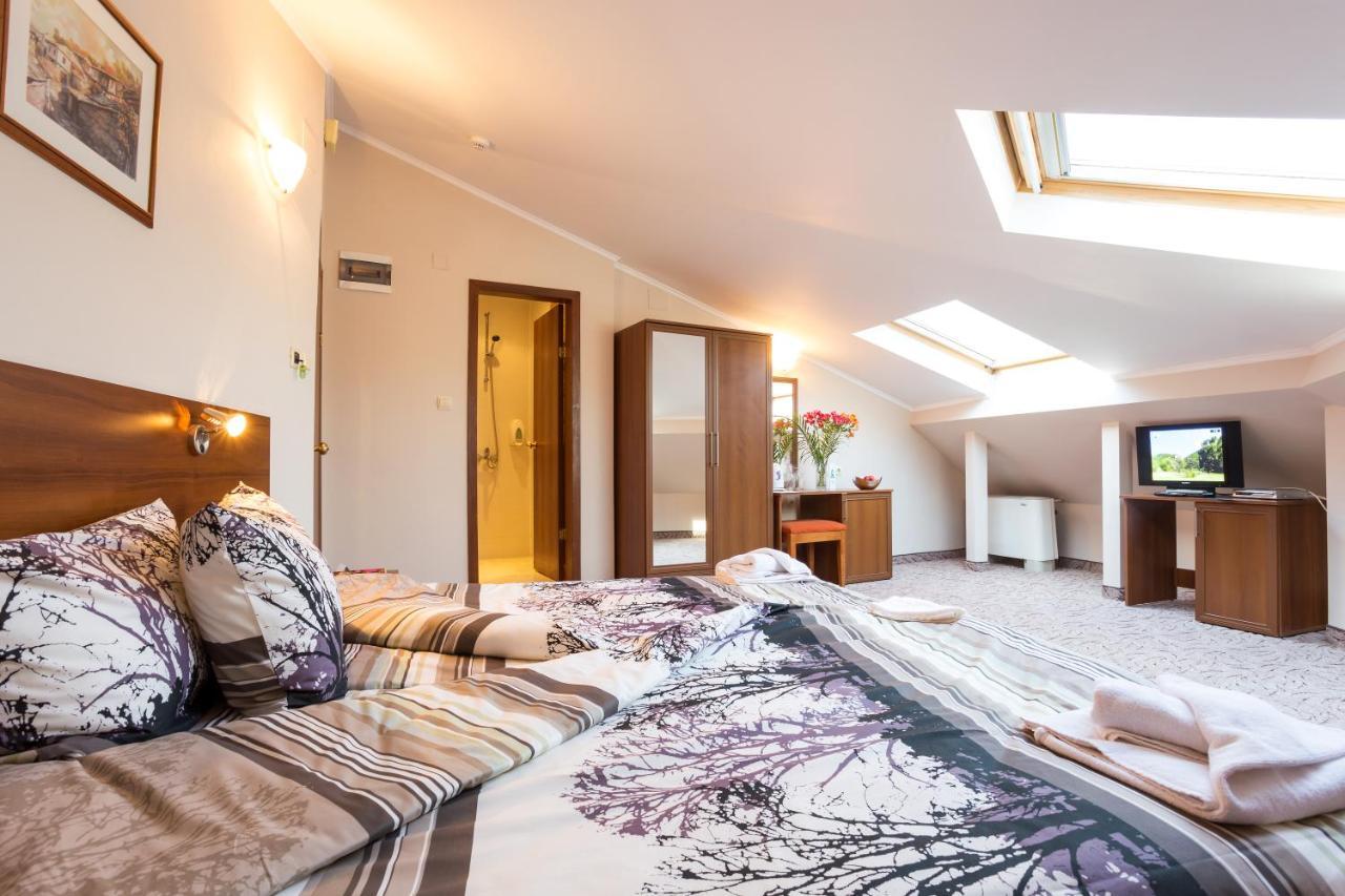 Family Hotel Romantika ヴェリングラード エクステリア 写真