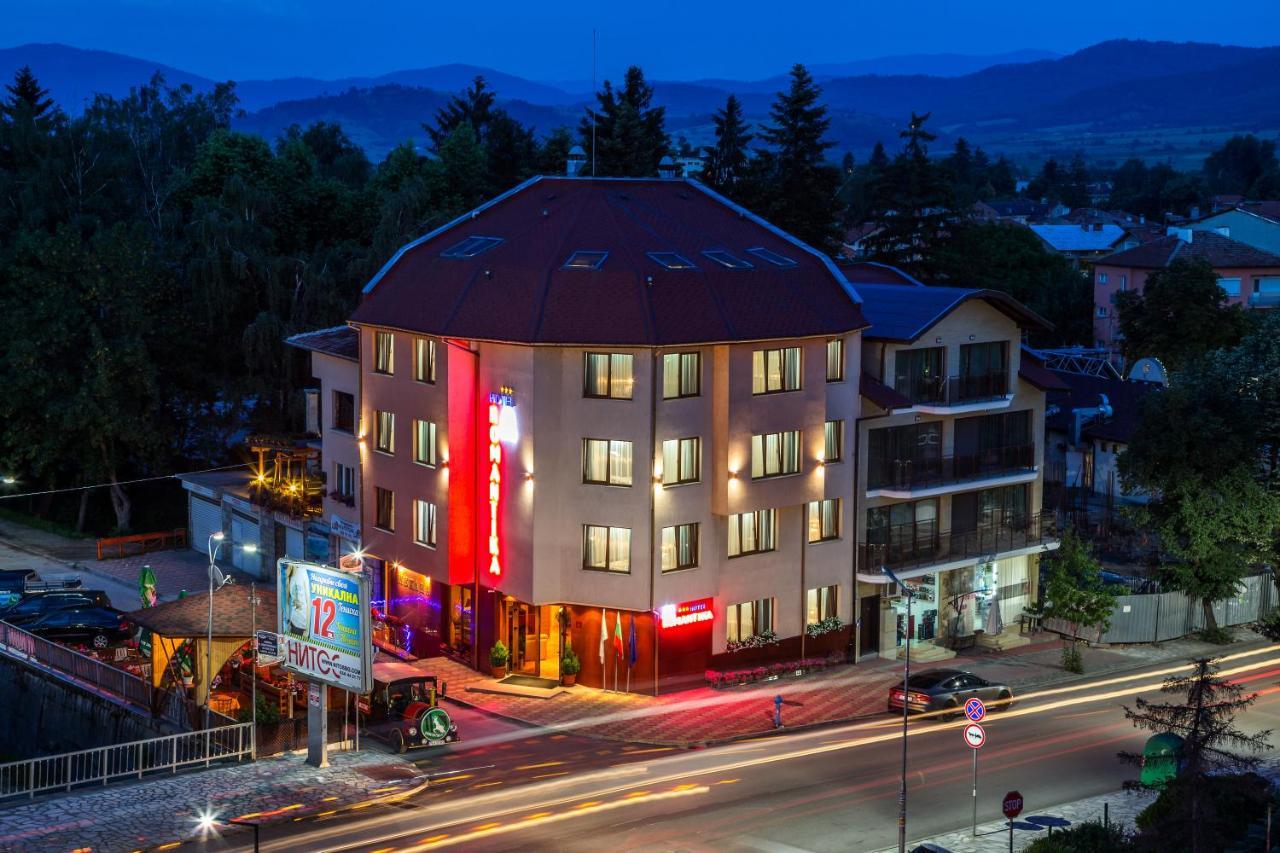 Family Hotel Romantika ヴェリングラード エクステリア 写真